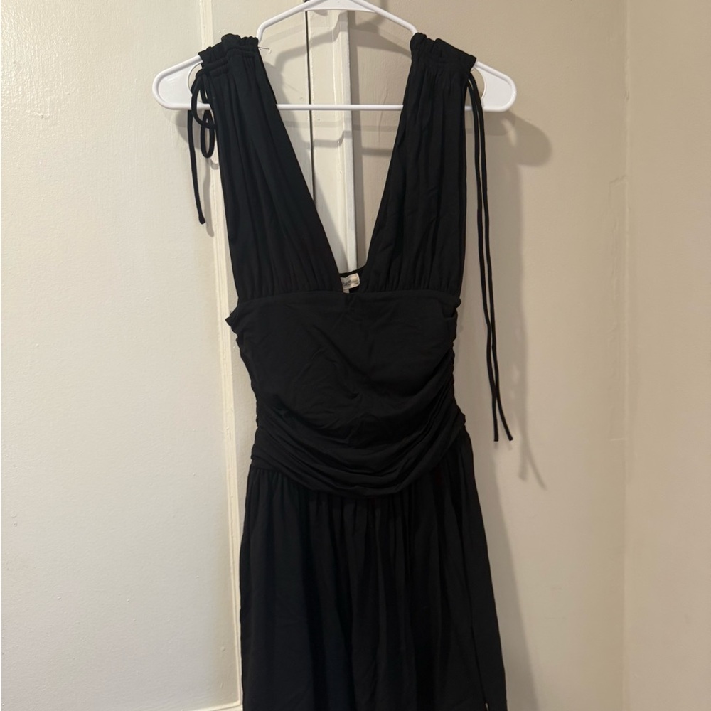 Elegant Black Sleeveless Dress
